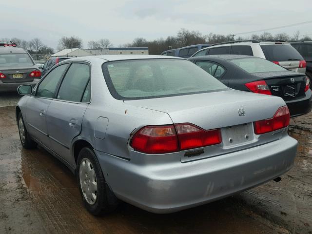 JHMCG6659YC036163 - 2000 HONDA ACCORD LX SILVER photo 3