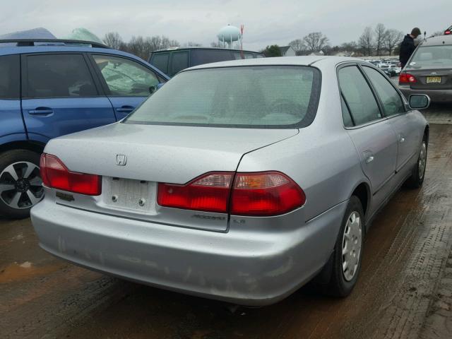 JHMCG6659YC036163 - 2000 HONDA ACCORD LX SILVER photo 4