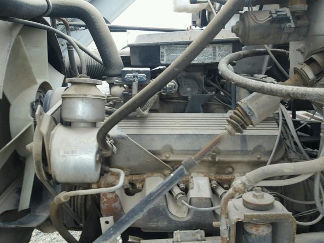 1GDJ7H1M3TJ503760 - 1996 GMC TOPKICK C7 WHITE photo 7