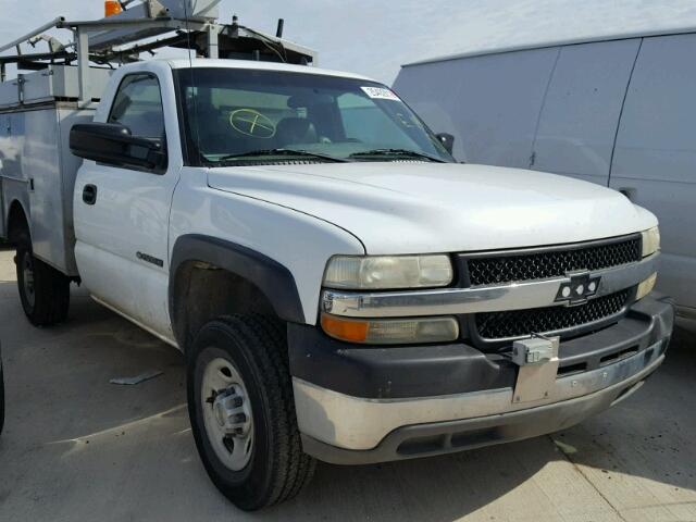 1GBHC24U12Z203744 - 2002 CHEVROLET SILVERADO WHITE photo 1