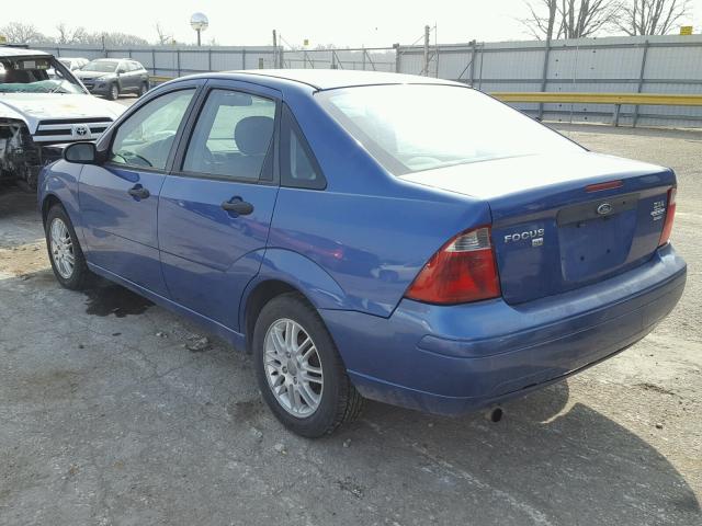 1FAFP34NX5W152682 - 2005 FORD FOCUS ZX4 BLUE photo 3