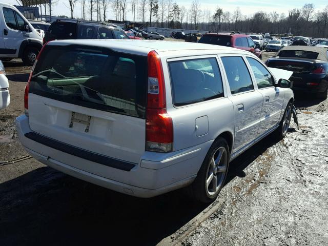 YV1SW612052503866 - 2005 VOLVO V70 WHITE photo 4