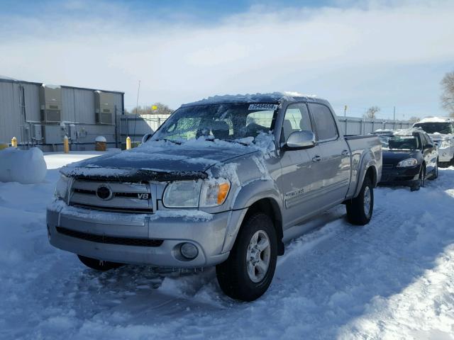 5TBDT44166S550692 - 2006 TOYOTA TUNDRA DOU SILVER photo 2