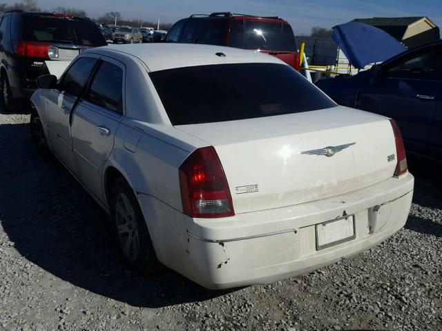 2C3KA53G56H295732 - 2006 CHRYSLER 300 TOURIN WHITE photo 3