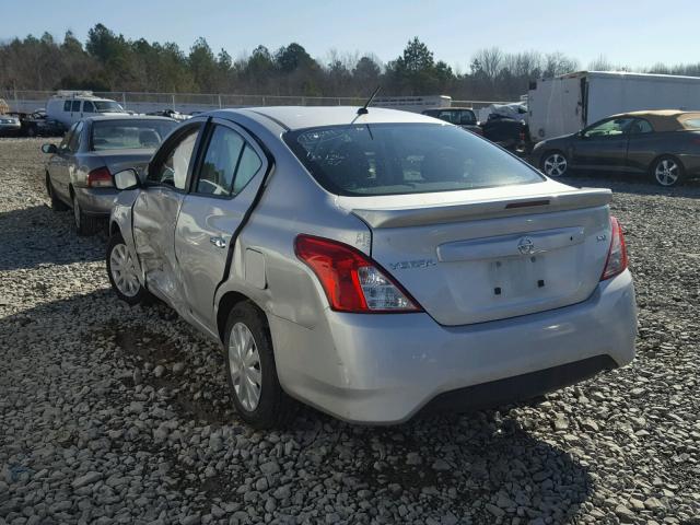 3N1CN7APXHK442066 - 2017 NISSAN VERSA S SILVER photo 3