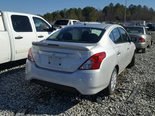 3N1CN7APXHK442066 - 2017 NISSAN VERSA S SILVER photo 4