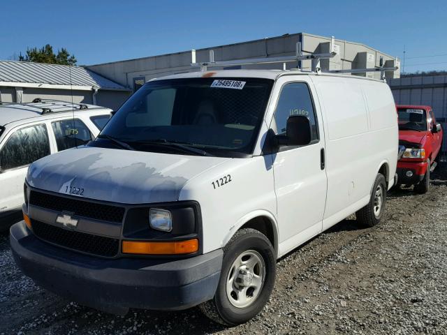 1GCFG15X361172124 - 2006 CHEVROLET EXPRESS G1 WHITE photo 2