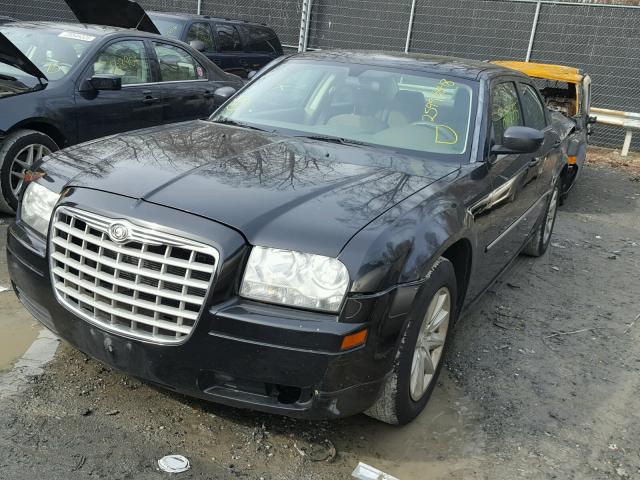 2C3KA43R18H230293 - 2008 CHRYSLER 300 LX BLACK photo 2