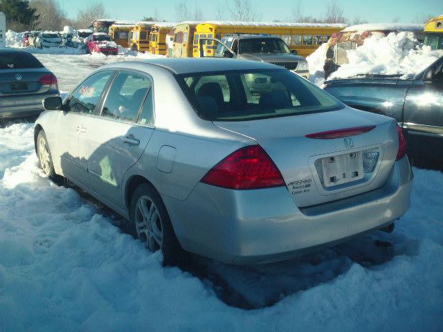 1HGCM56306A072109 - 2006 HONDA ACCORD SE SILVER photo 3