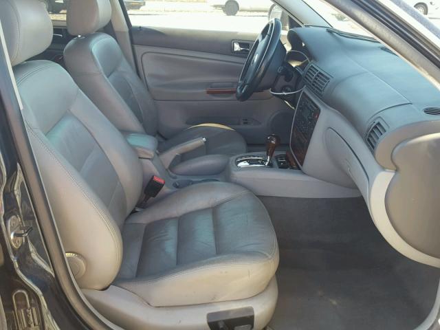 WVWTH63B04P253564 - 2004 VOLKSWAGEN PASSAT GLX 蓝色 照片 5