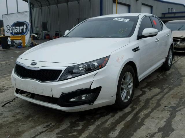 KNAGM4A75C5277303 - 2012 KIA OPTIMA LX WHITE photo 2