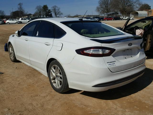 3FA6P0H74GR274812 - 2016 FORD FUSION SE WHITE photo 3