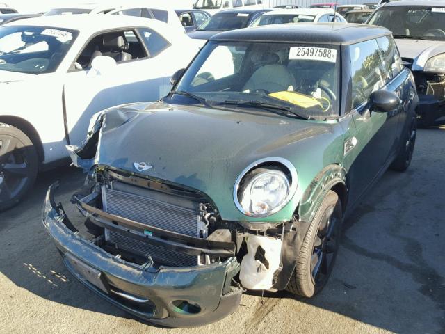 WMWSU3C59DT375358 - 2013 MINI COOPER GREEN photo 2