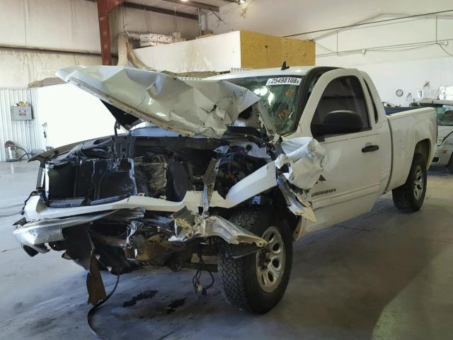 1GTSCUEA6AZ165296 - 2010 GMC SIERRA C15 WHITE photo 2