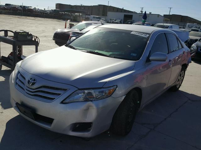 4T4BF3EK3BR112808 - 2011 TOYOTA CAMRY BASE SILVER photo 2