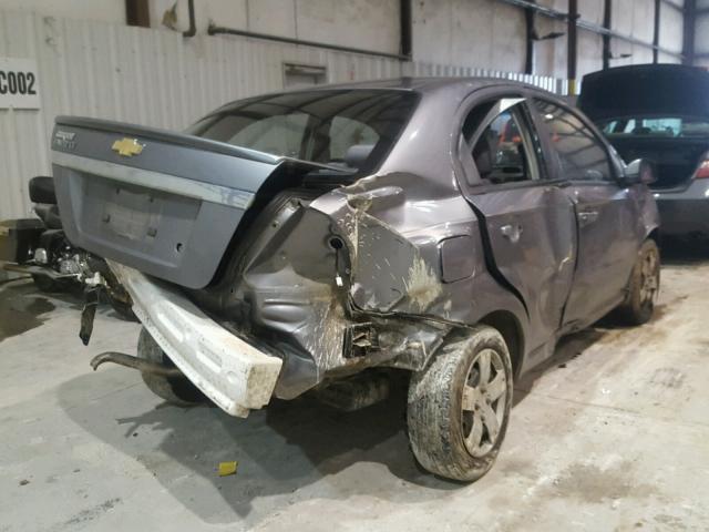 KL1TD56E69B627277 - 2009 CHEVROLET AVEO LS GRAY photo 4