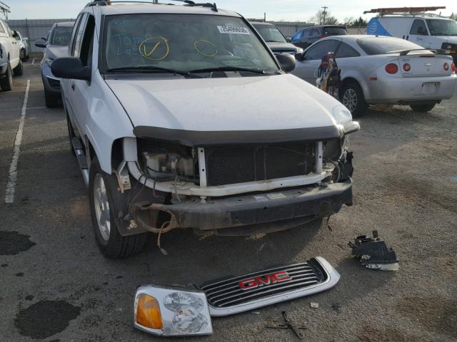 1GKDT13S972277857 - 2007 GMC ENVOY WHITE photo 1