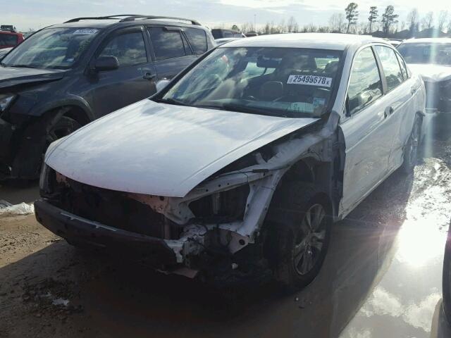 1HGCP2F67CA133628 - 2012 HONDA ACCORD SE WHITE photo 2