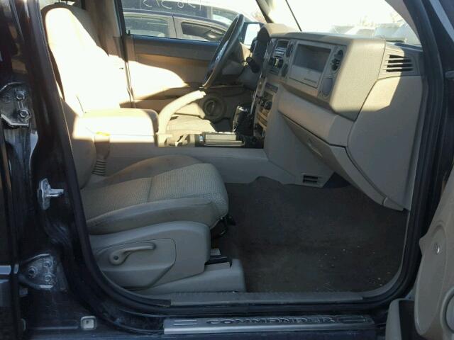 1J8HG48K67C695873 - 2007 JEEP COMMANDER BLACK photo 5