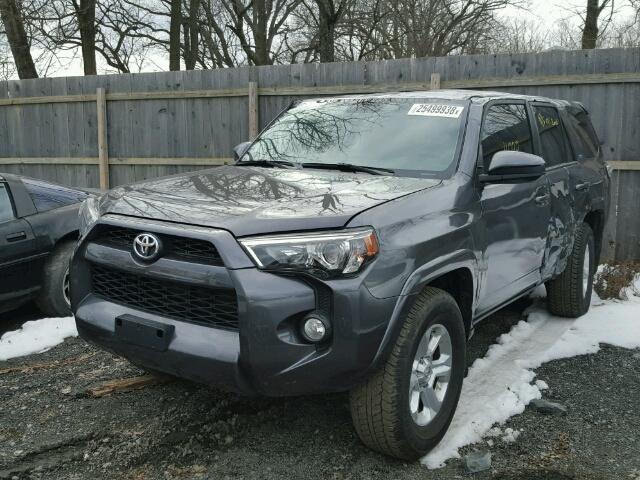 JTEBU5JR9G5343714 - 2016 TOYOTA 4RUNNER SR GRAY photo 2