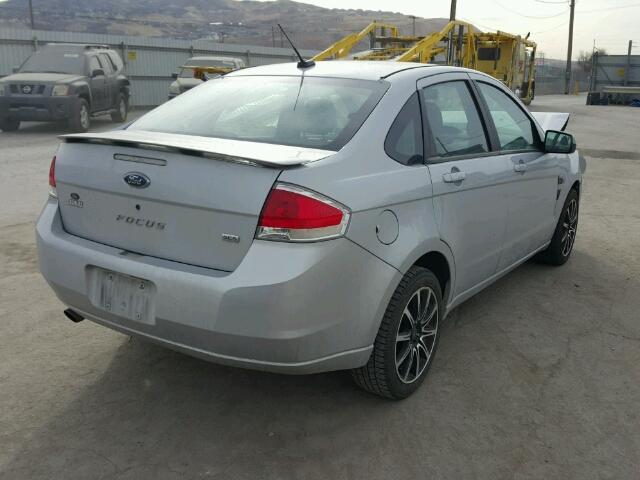 1FAHP35N78W161903 - 2008 FORD FOCUS SE SILVER photo 4