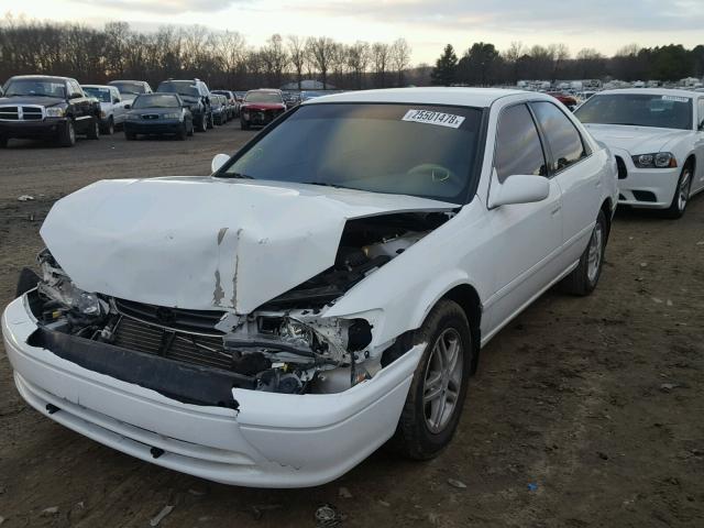 4T1BG22K01U832779 - 2001 TOYOTA CAMRY WHITE photo 2