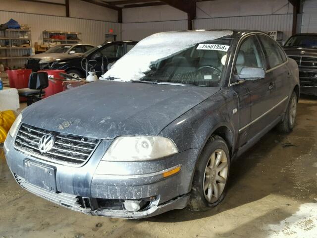 WVWPD63B74E039826 - 2004 VOLKSWAGEN PASSAT GLS BLUE photo 2