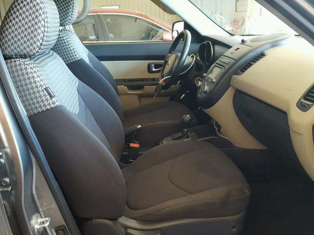 KNDJT2A68D7620313 - 2013 KIA SOUL + CHARCOAL photo 5