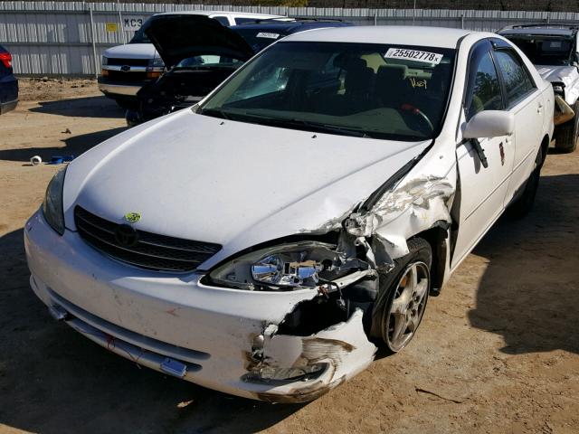 4T1BE32K44U299190 - 2004 TOYOTA CAMRY LE WHITE photo 2