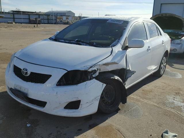 1NXBU40E29Z127673 - 2009 TOYOTA COROLLA BA WHITE photo 2