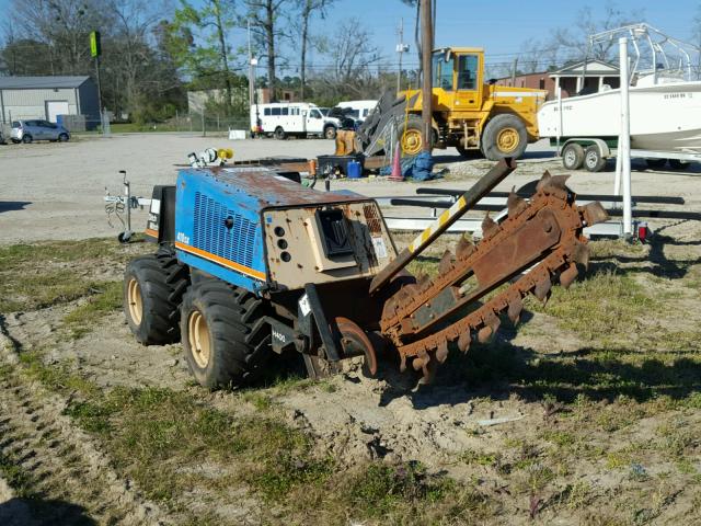 4807927LPW4A084 - 1999 DITCH WITCH 400SX BLUE photo 1