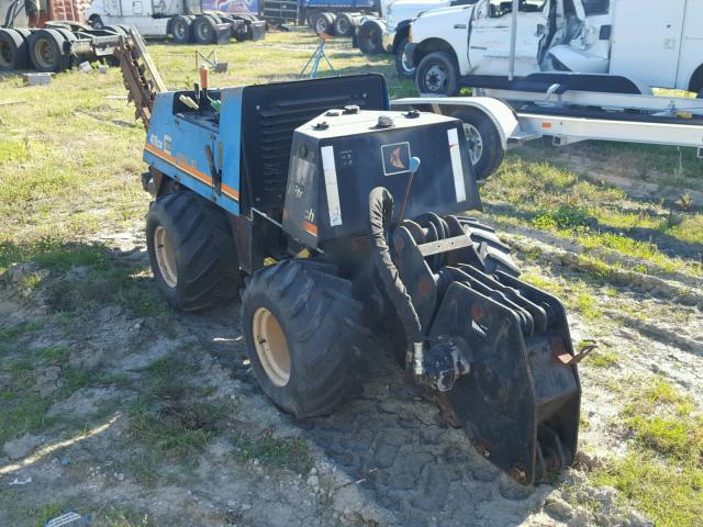 4807927LPW4A084 - 1999 DITCH WITCH 400SX BLUE photo 3