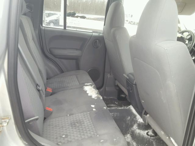 1J4GL48K75W716038 - 2005 JEEP LIBERTY SP SILVER photo 6