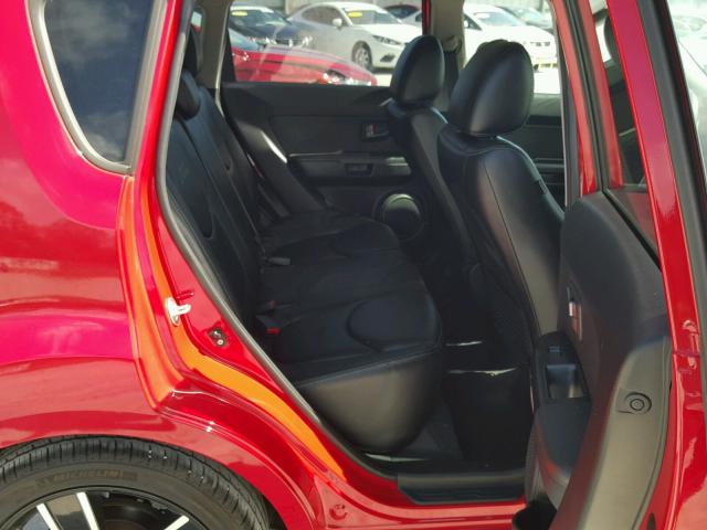 KNDJT2A20B7292993 - 2011 KIA SOUL RED photo 6