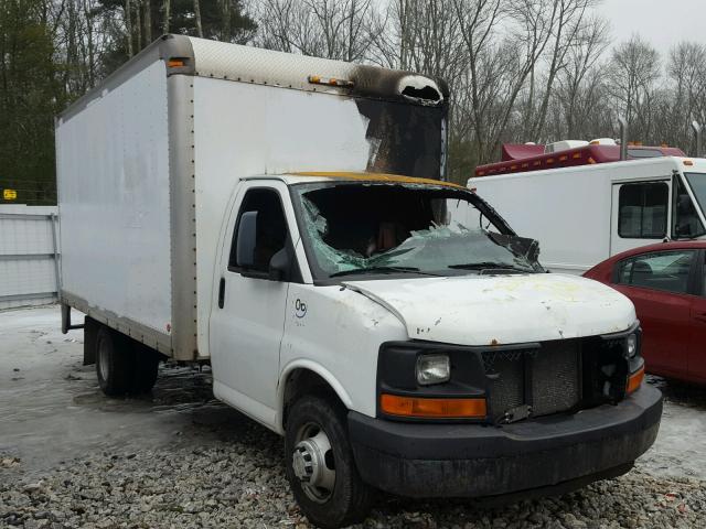 1GBHG31U871184744 - 2007 CHEVROLET EXPRESS G3 WHITE photo 1