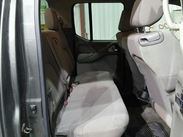 1N6AD07W75C414060 - 2005 NISSAN FRONTIER C GRAY photo 6