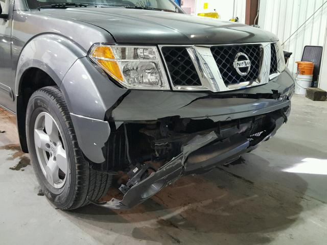 1N6AD07W75C414060 - 2005 NISSAN FRONTIER C GRAY photo 9