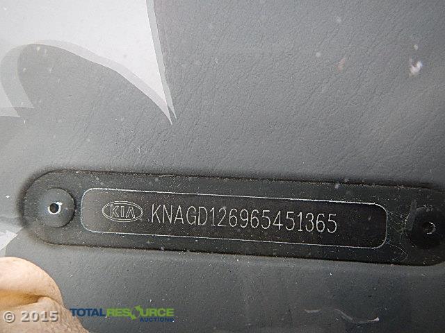 KNAGD126965451365 - 2006 KIA OPTIMA LX/ WHITE photo 11