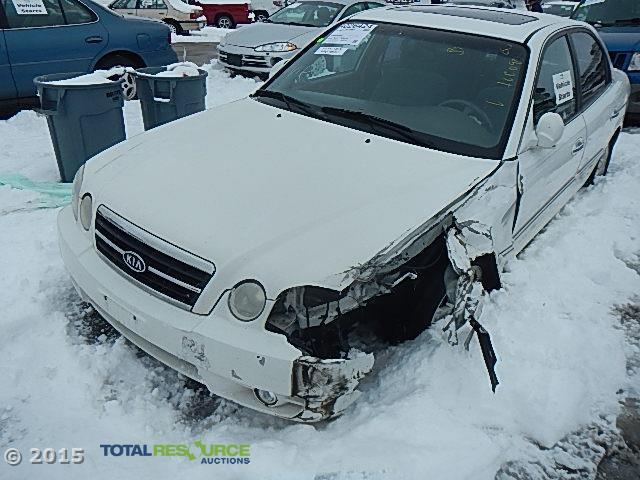 KNAGD126965451365 - 2006 KIA OPTIMA LX/ WHITE photo 13