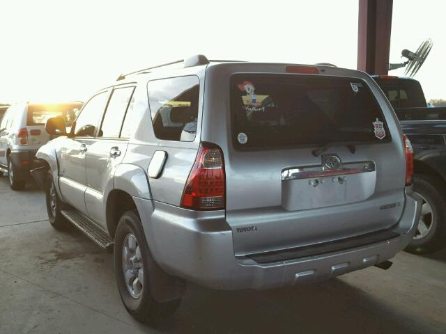 JTEZU14R668065306 - 2006 TOYOTA 4RUNNER SR SILVER photo 3