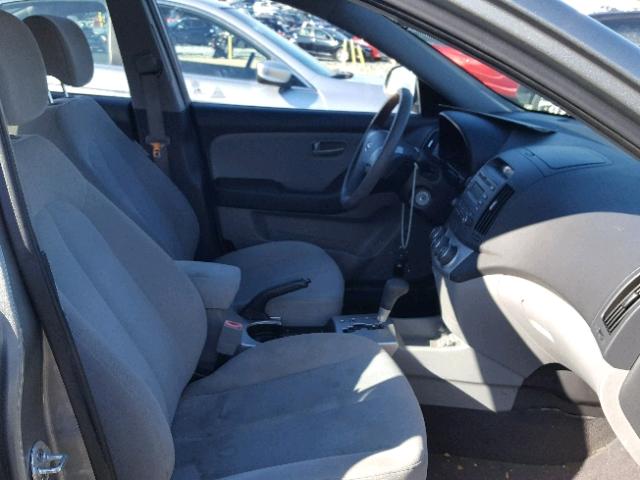 KMHDU46D69U791806 - 2009 HYUNDAI ELANTRA GL GRAY photo 5