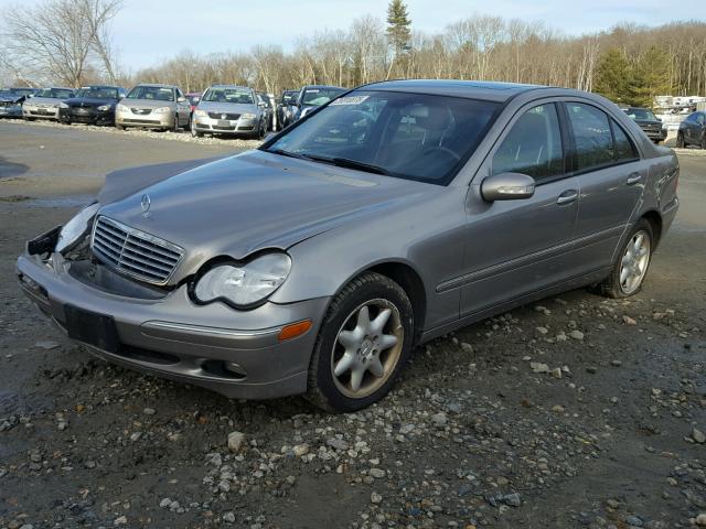 WDBRF84J24F540202 - 2004 MERCEDES-BENZ C 320 4MAT GRAY photo 2