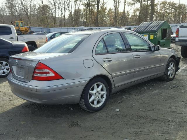 WDBRF84J24F540202 - 2004 MERCEDES-BENZ C 320 4MAT GRAY photo 4