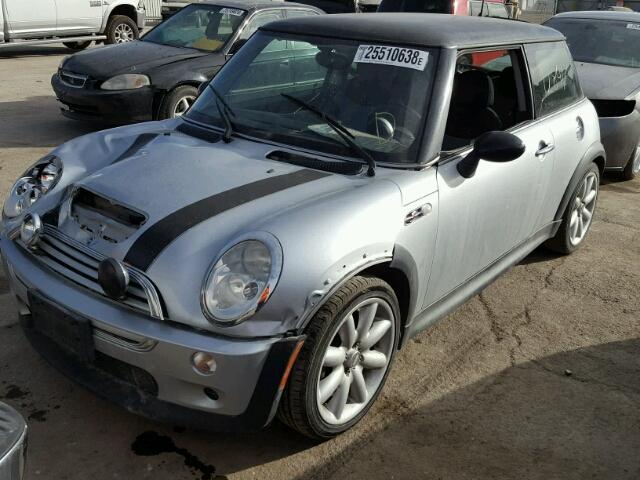 WMWRE33482TD54472 - 2002 MINI COOPER S SILVER photo 2