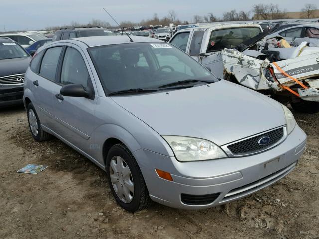 1FAHP37N17W283636 - 2007 FORD FOCUS ZX5 SILVER photo 1