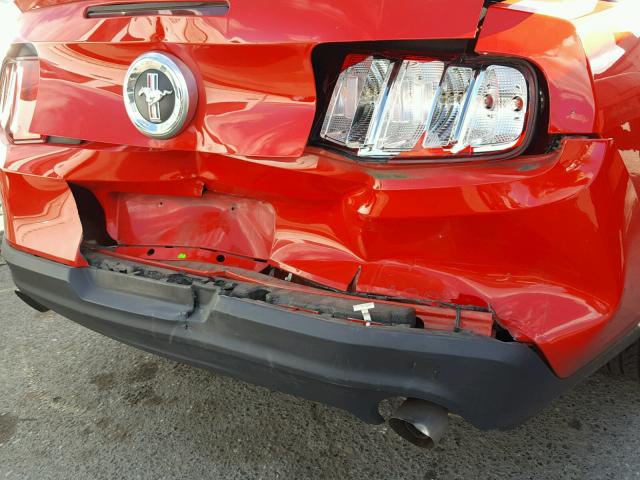 1ZVBP8EMXC5249019 - 2012 FORD MUSTANG RED photo 9