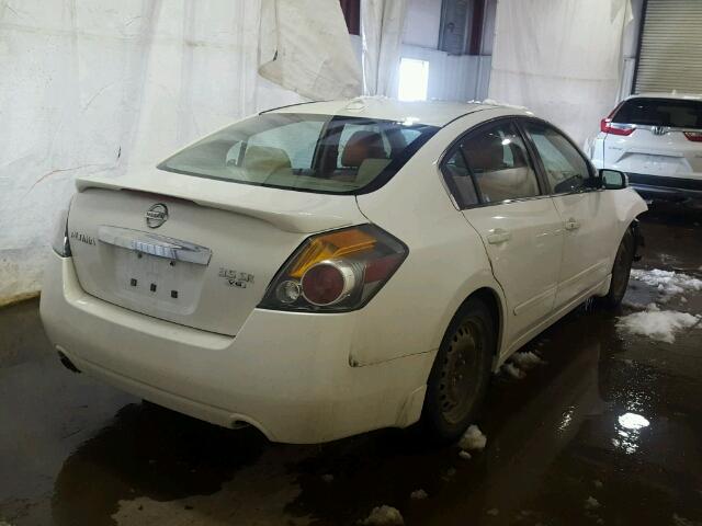 1N4BL2AP4BN475315 - 2011 NISSAN ALTIMA SR WHITE photo 4