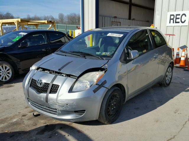 JTDJT923985140652 - 2008 TOYOTA YARIS SILVER photo 2