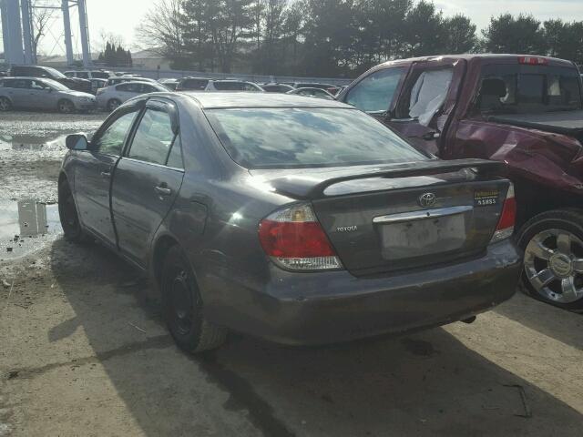 4T1BE32K65U500699 - 2005 TOYOTA CAMRY LE GRAY photo 3