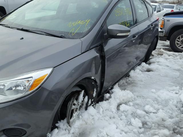 1FADP3K21DL339180 - 2013 FORD FOCUS SE GRAY photo 9